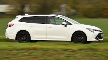 Toyota Corolla Commercial - side tracking