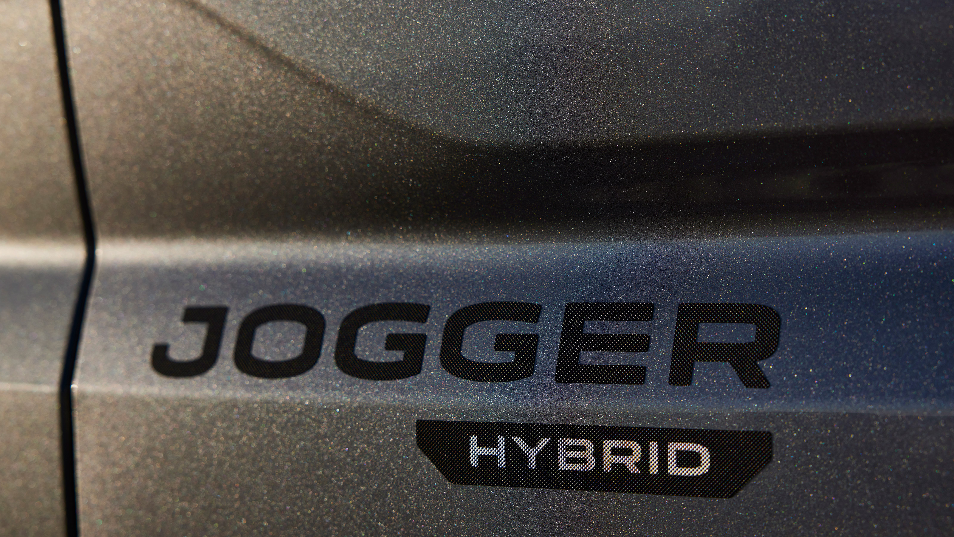 Dacia Jogger Hybrid 140 - Hybrid badge