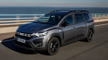 Dacia Jogger Hybrid 140 - front action