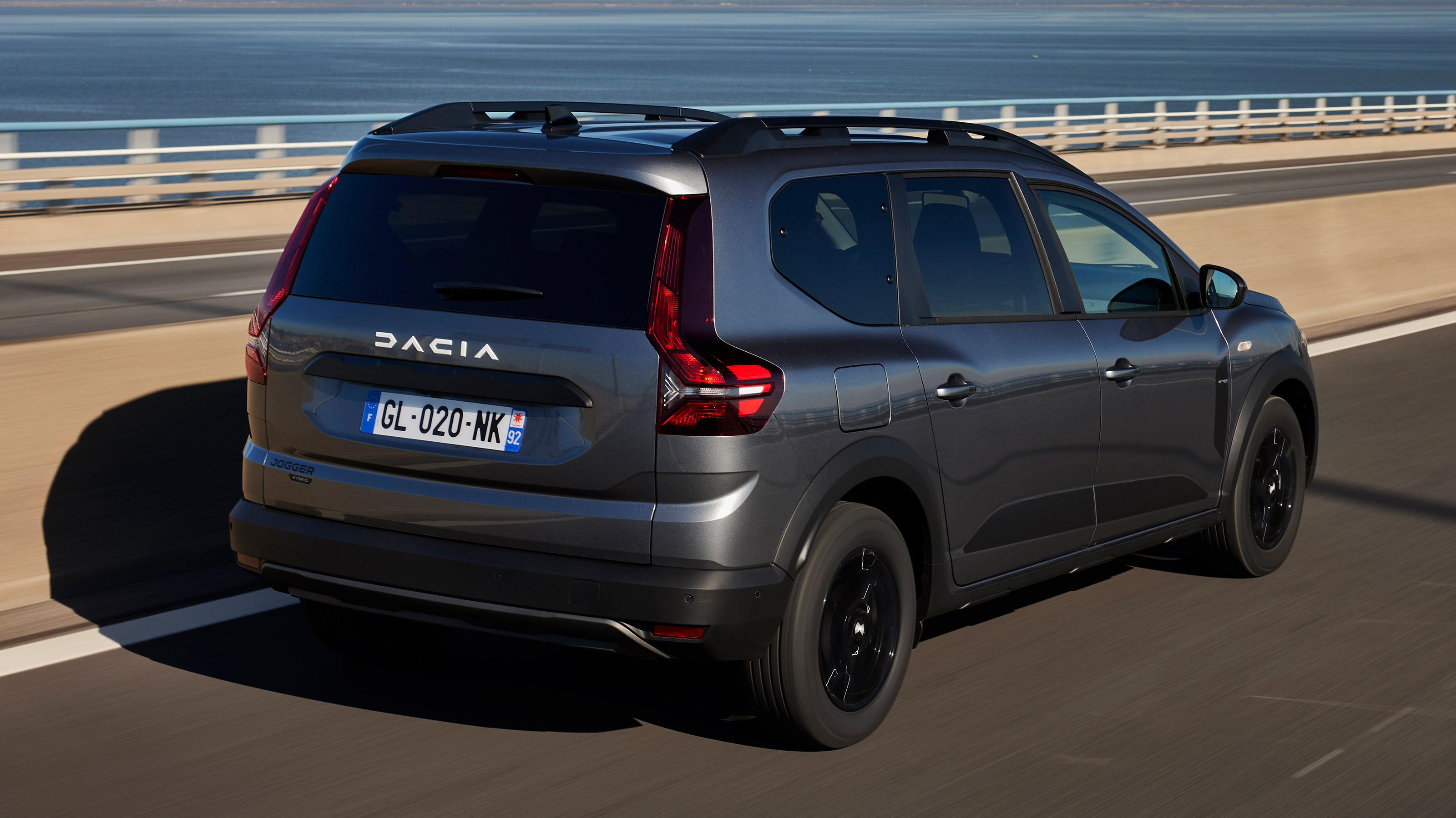 Dacia Jogger Hybrid 140 - rear action