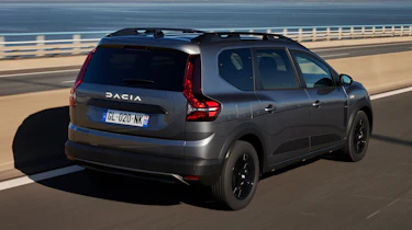 Dacia Jogger Hybrid 140 - rear action