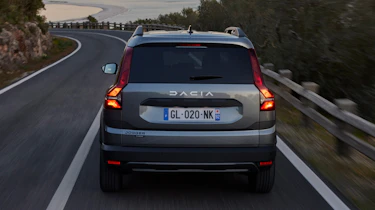 Dacia Jogger Hybrid 140 - full rear action