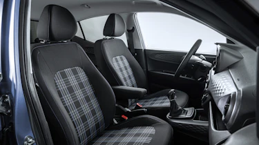 Facelifted Hyundai i10 - front seats
