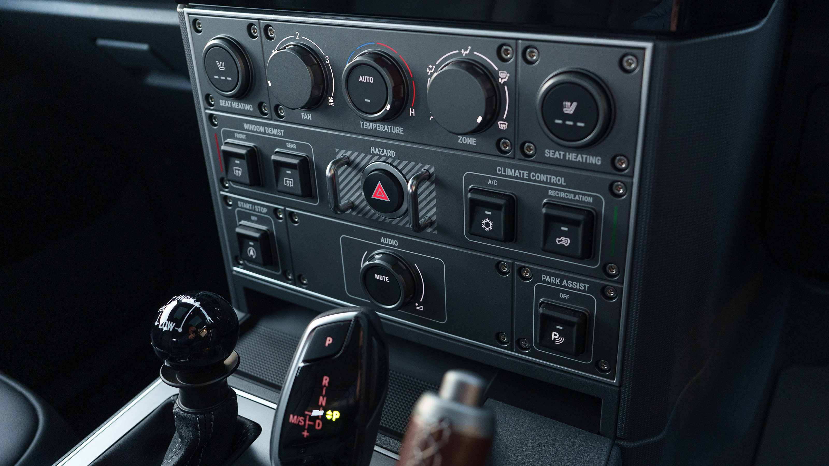 Ineos Grenadier - centre console
