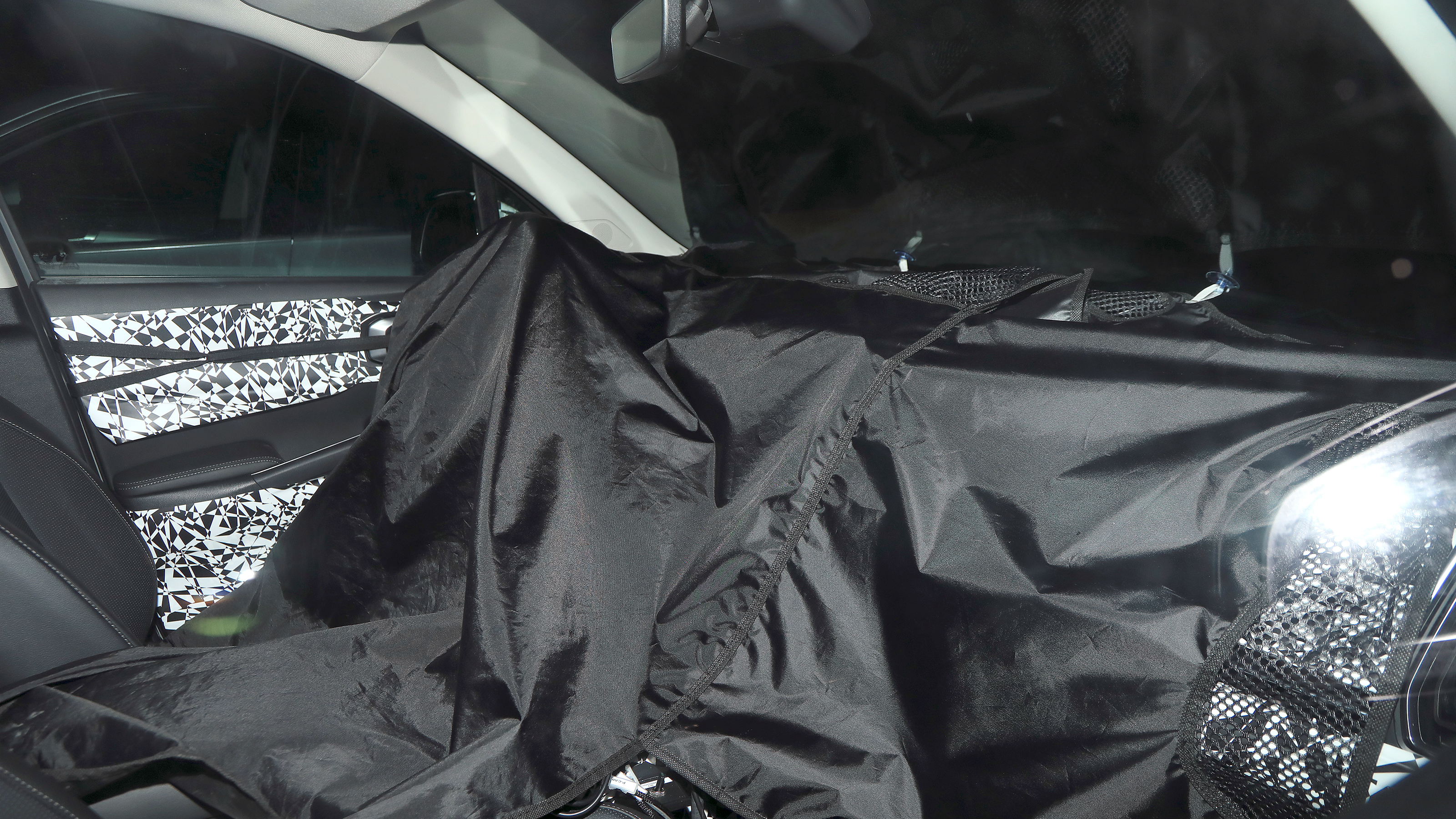 Kia Sorento facelift - interior (covered)