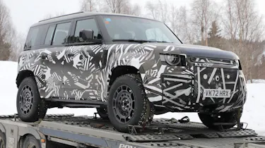 Land Rover Defender SVX - front