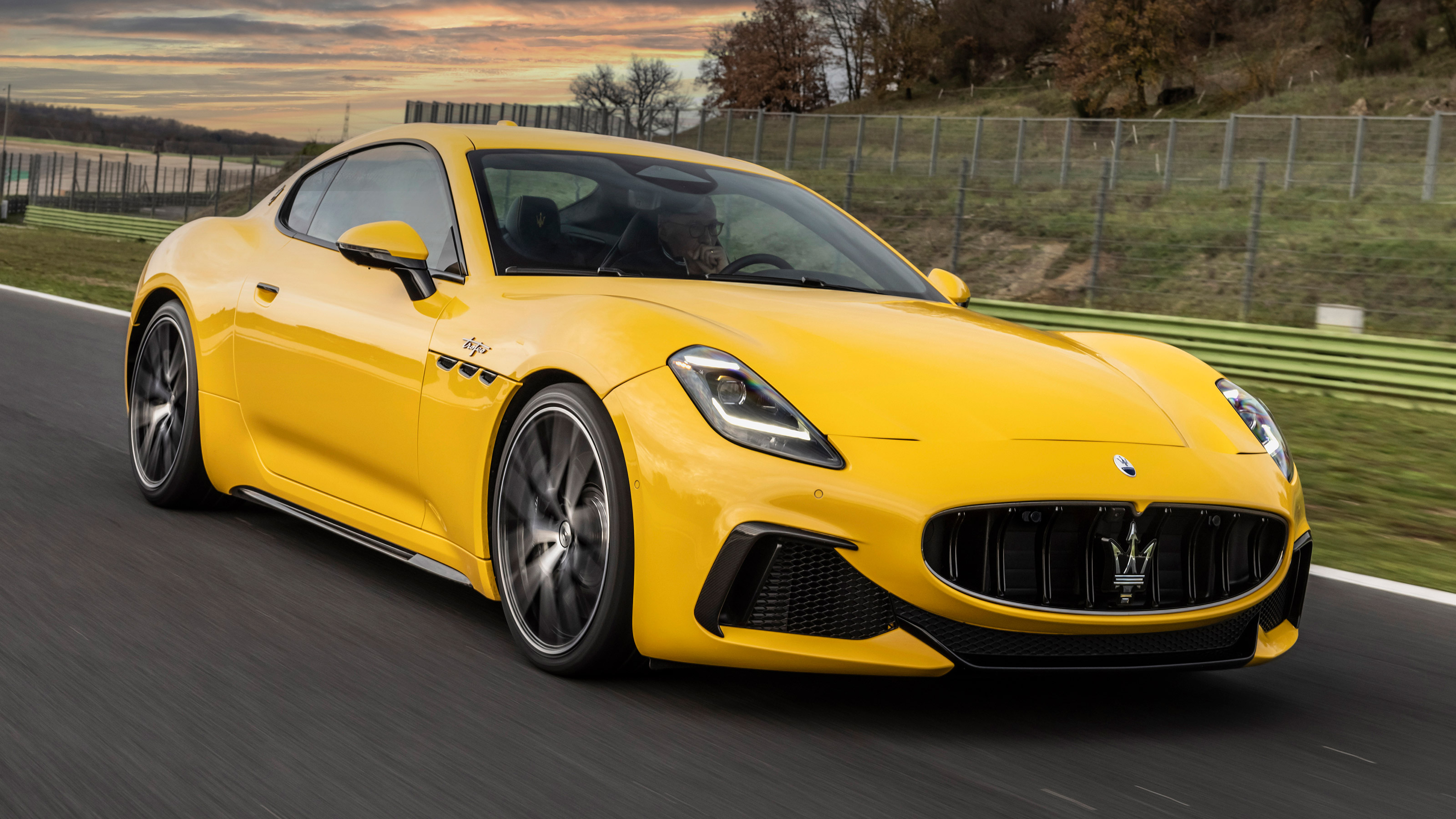 Maserati GranTurismo - front action