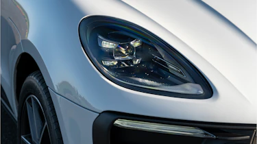 Porsche Macan T - headlight