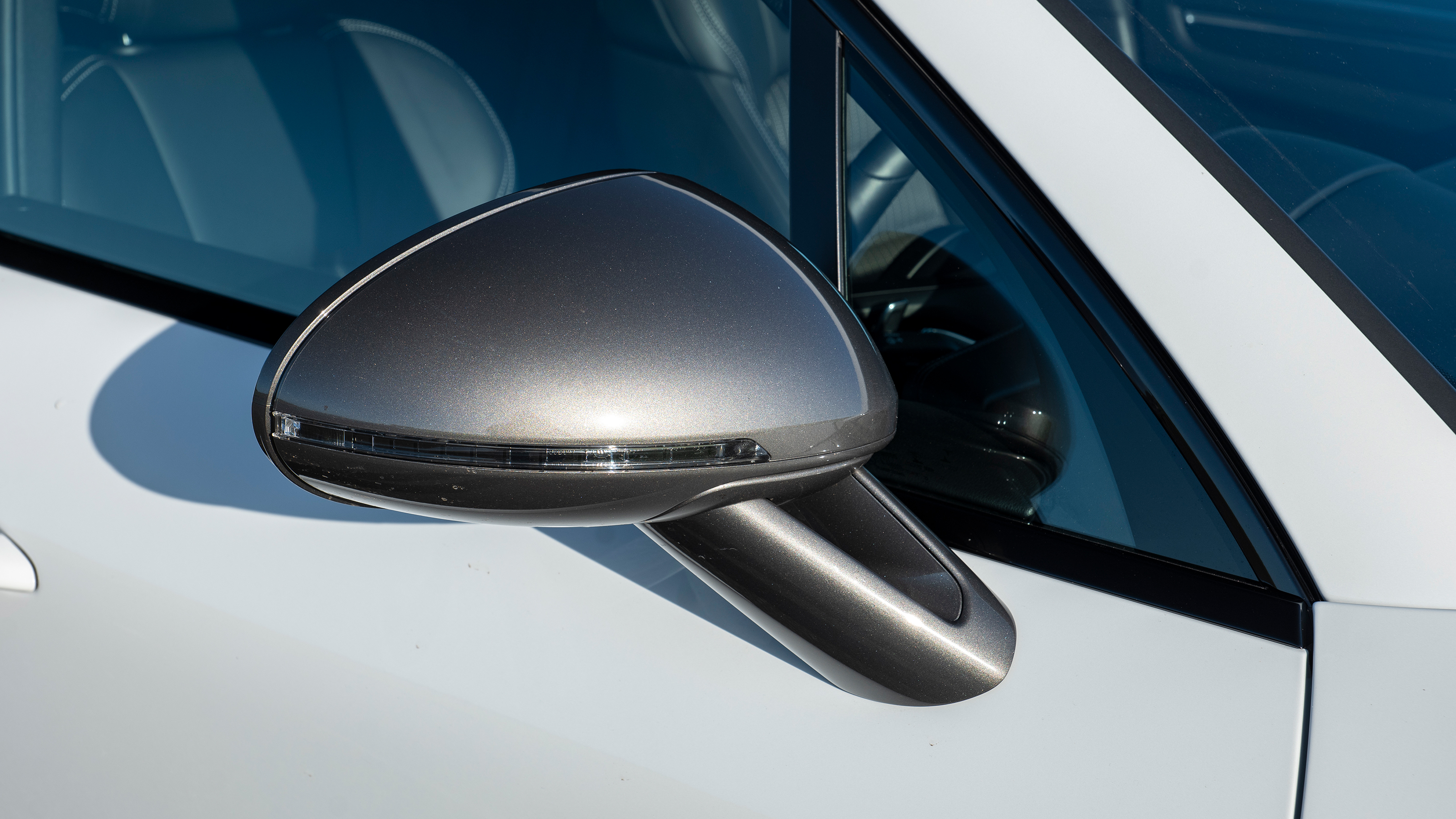 Porsche Macan T - door mirror