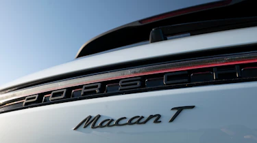 Porsche Macan T - rear badge