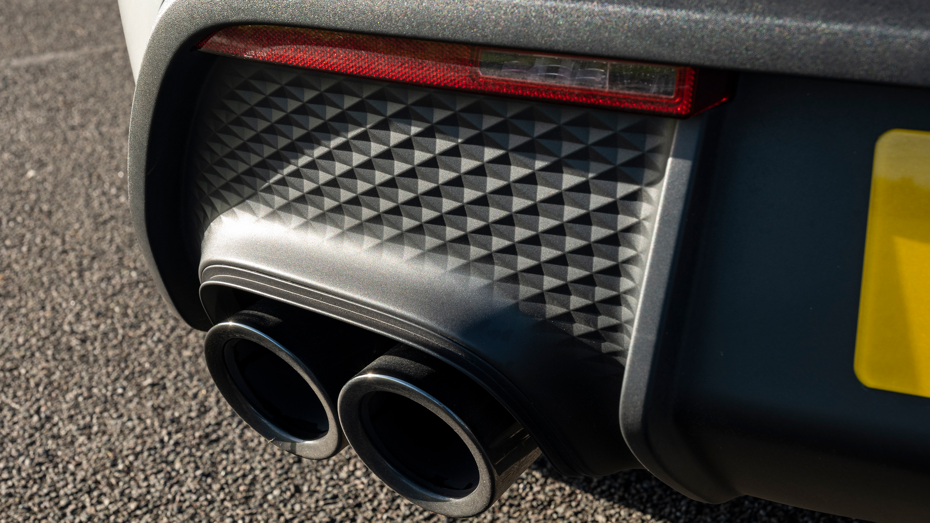 Porsche Macan T - exhaust tips