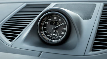 Porsche Macan T - lap timer