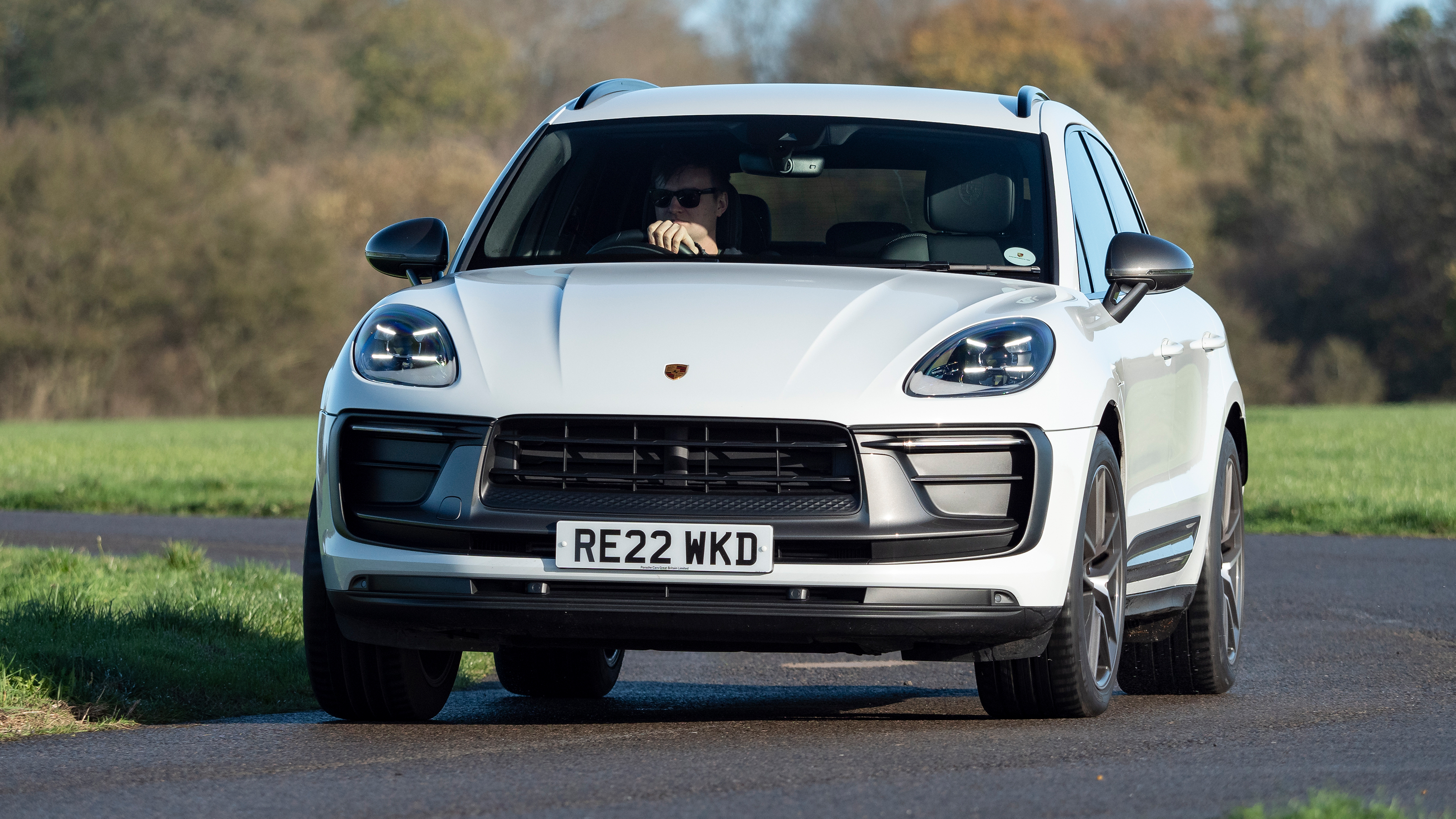 Porsche Macan T - front cornering