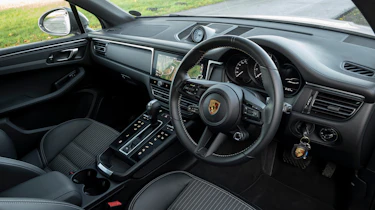 Porsche Macan T - interior