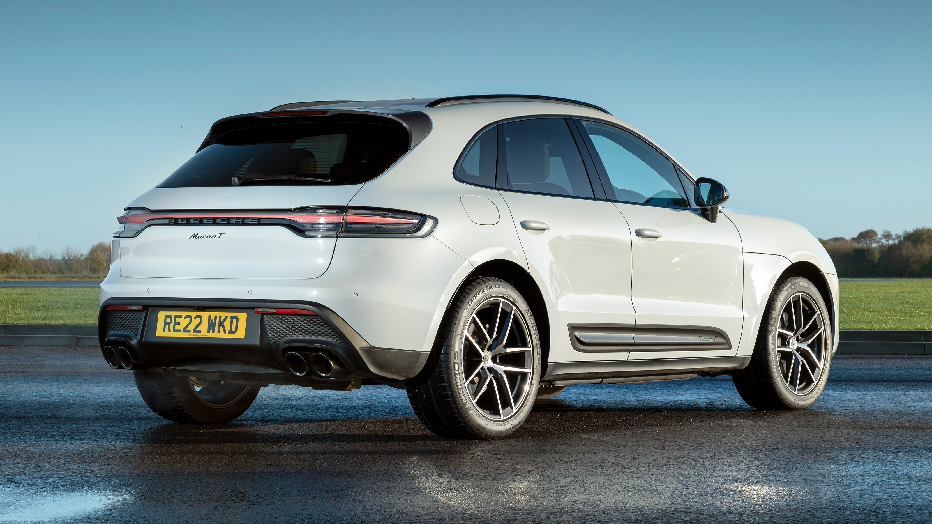 Porsche Macan T - rear static