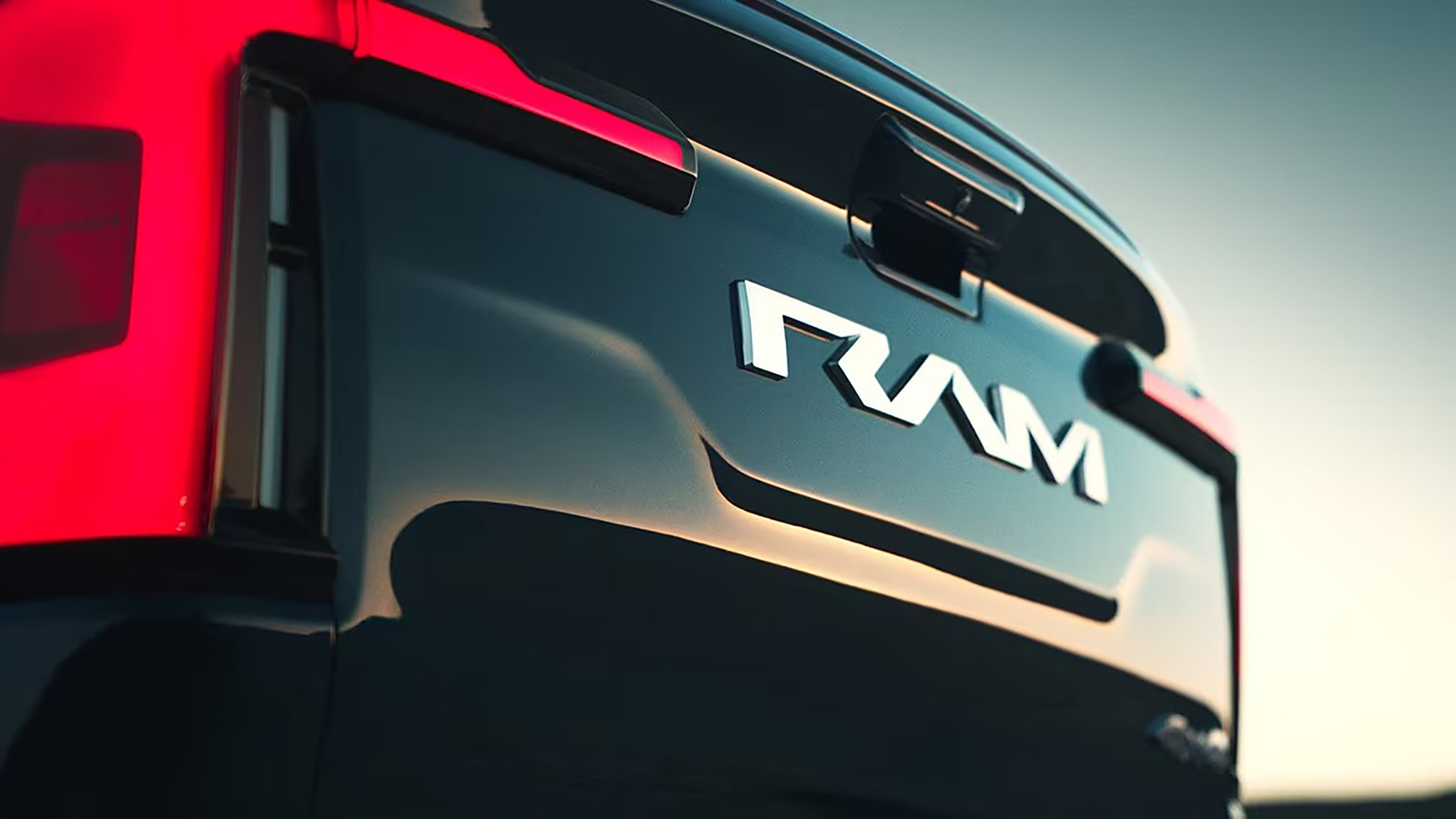 Ram 1500 REV pick-up - rear badge