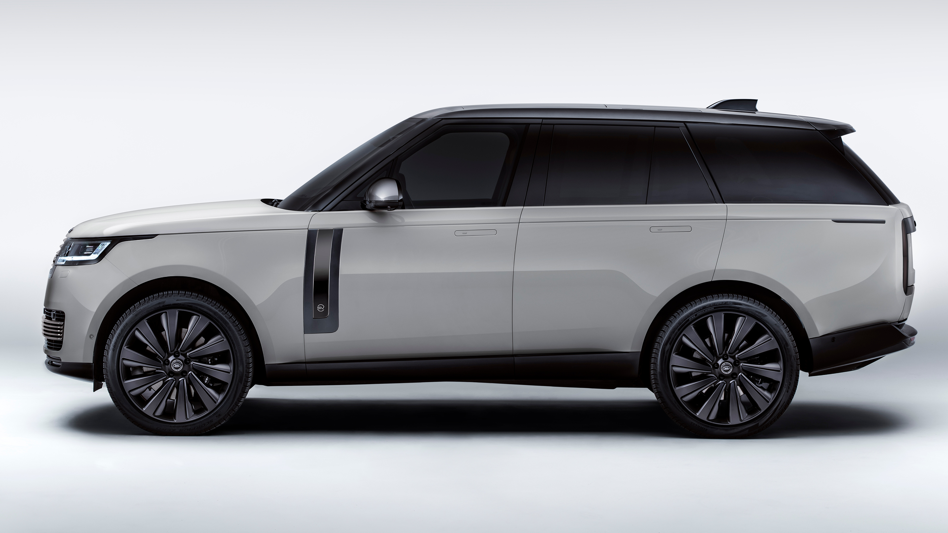Range Rover Lansdowne Edition - side