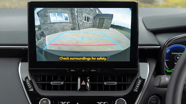 Toyota Corolla facelift - reversing camera