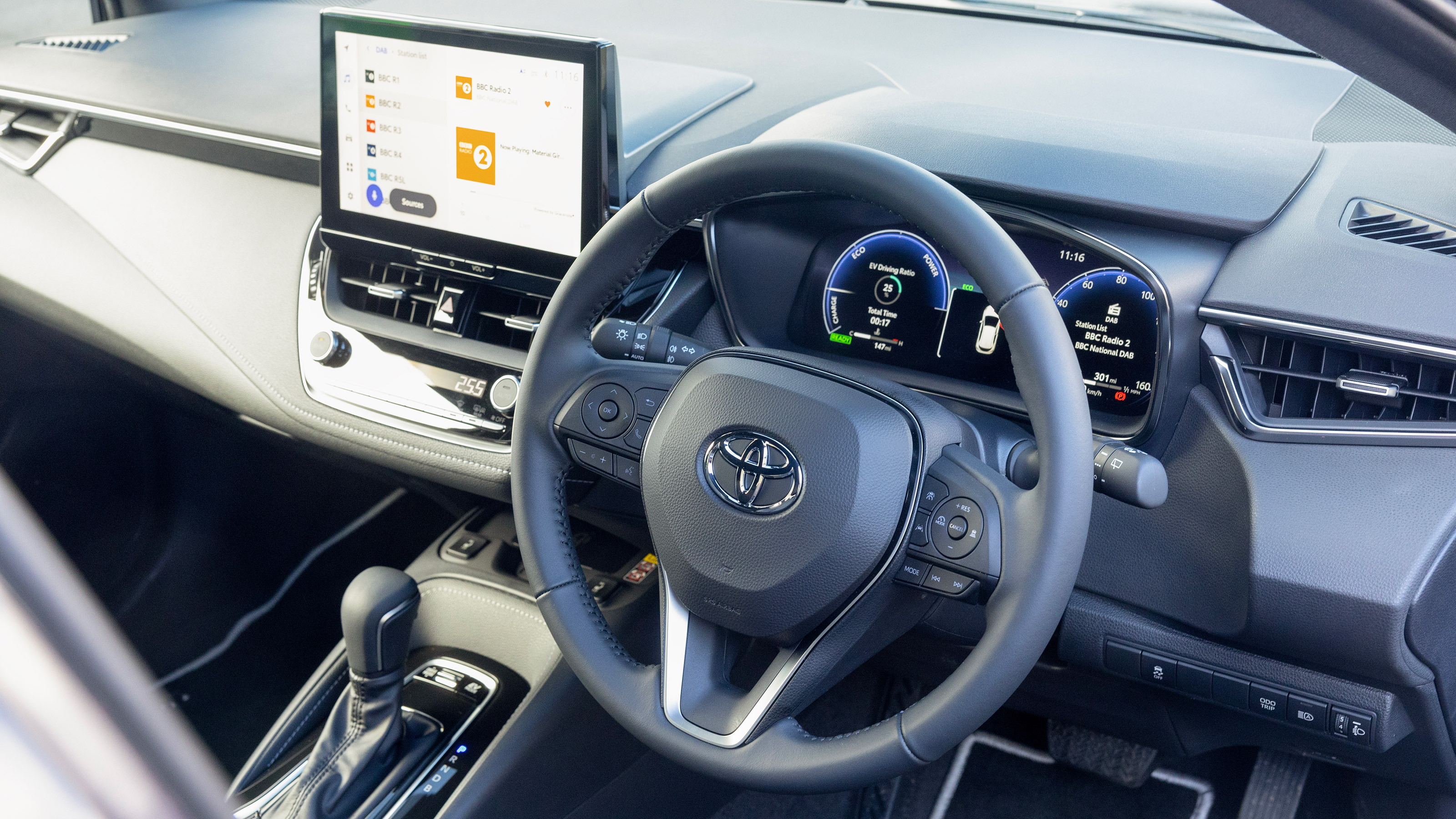 Toyota Corolla facelift - cabin