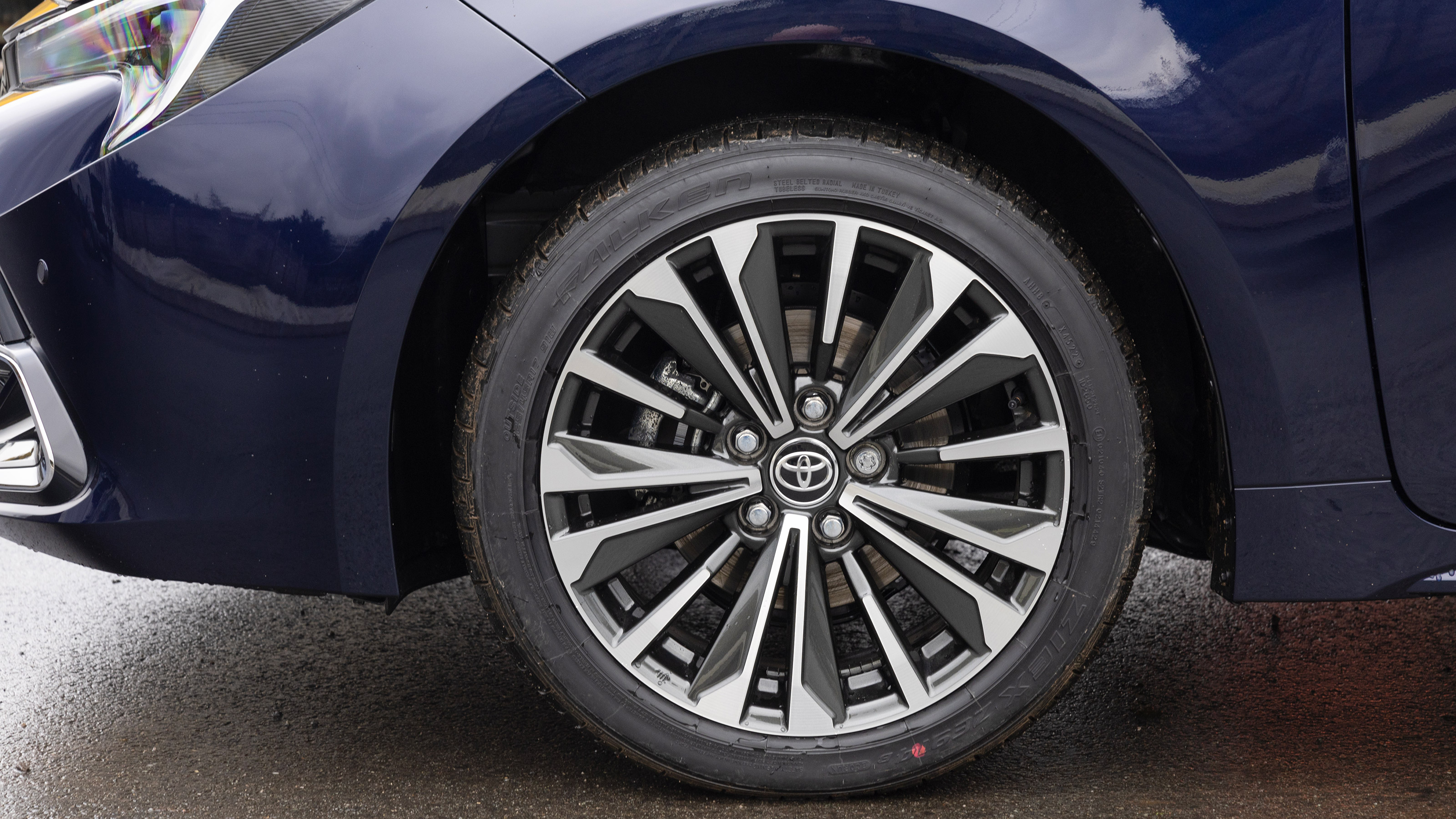 Toyota Corolla facelift - wheel