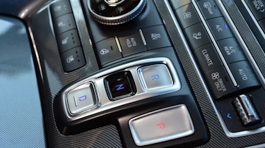 Used Hyundai Santa Fe Mk4 - interior