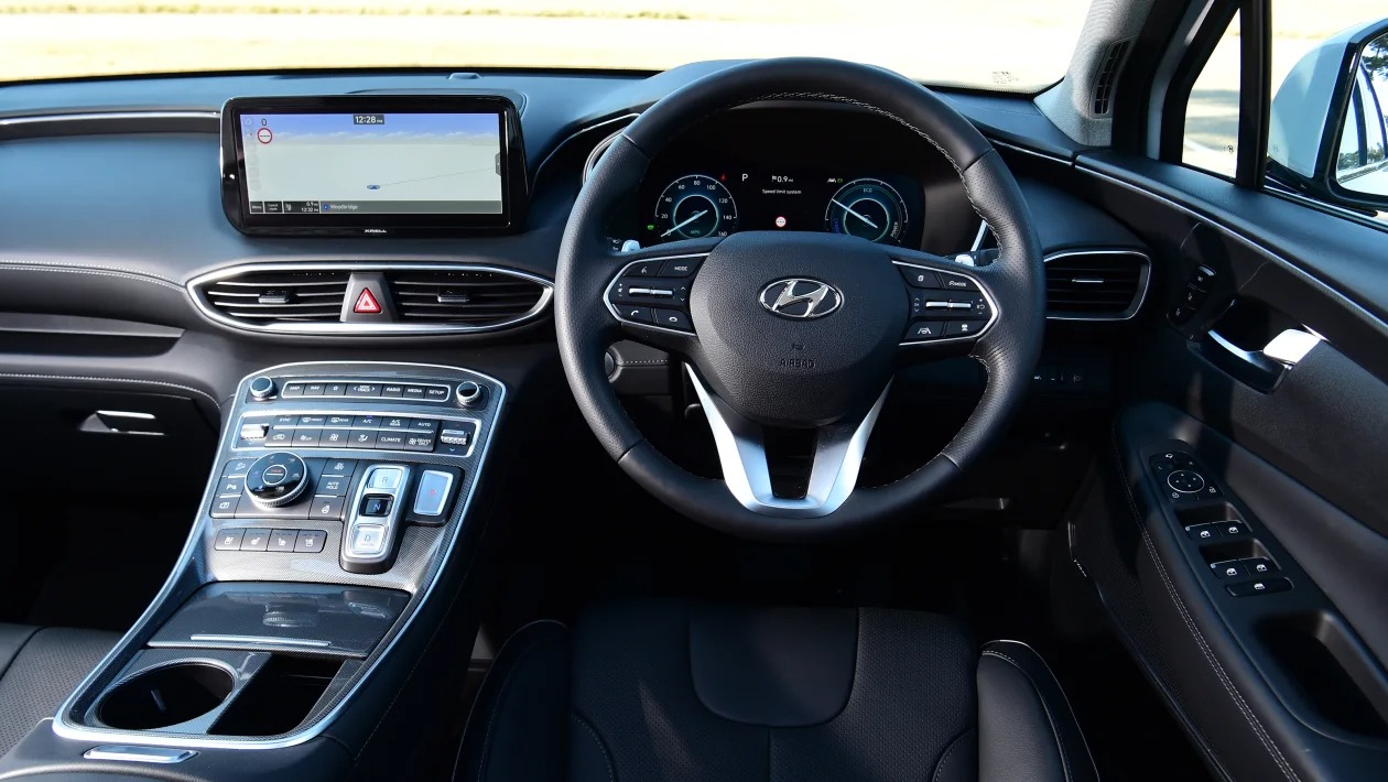 Used Hyundai Santa Fe Mk4 - dash