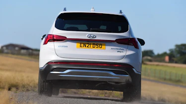 Used Hyundai Santa Fe Mk4 - rear cornering