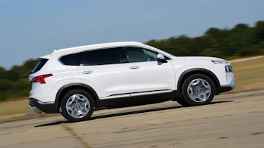 Used Hyundai Santa Fe Mk4 - side