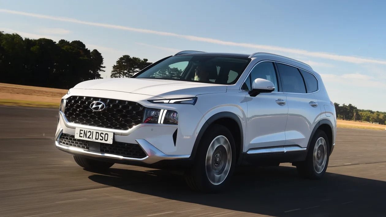Used Hyundai Santa Fe Mk4 - front