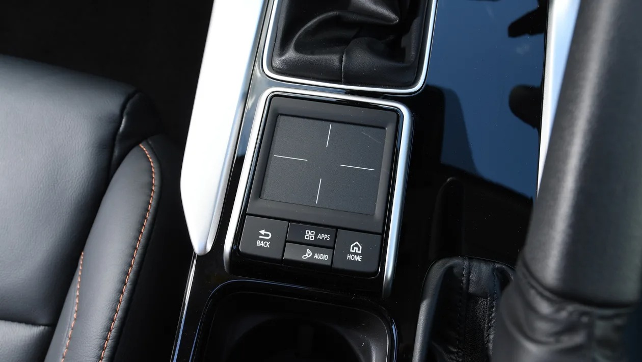 Used Mitsubishi Eclipse Cross - track pad
