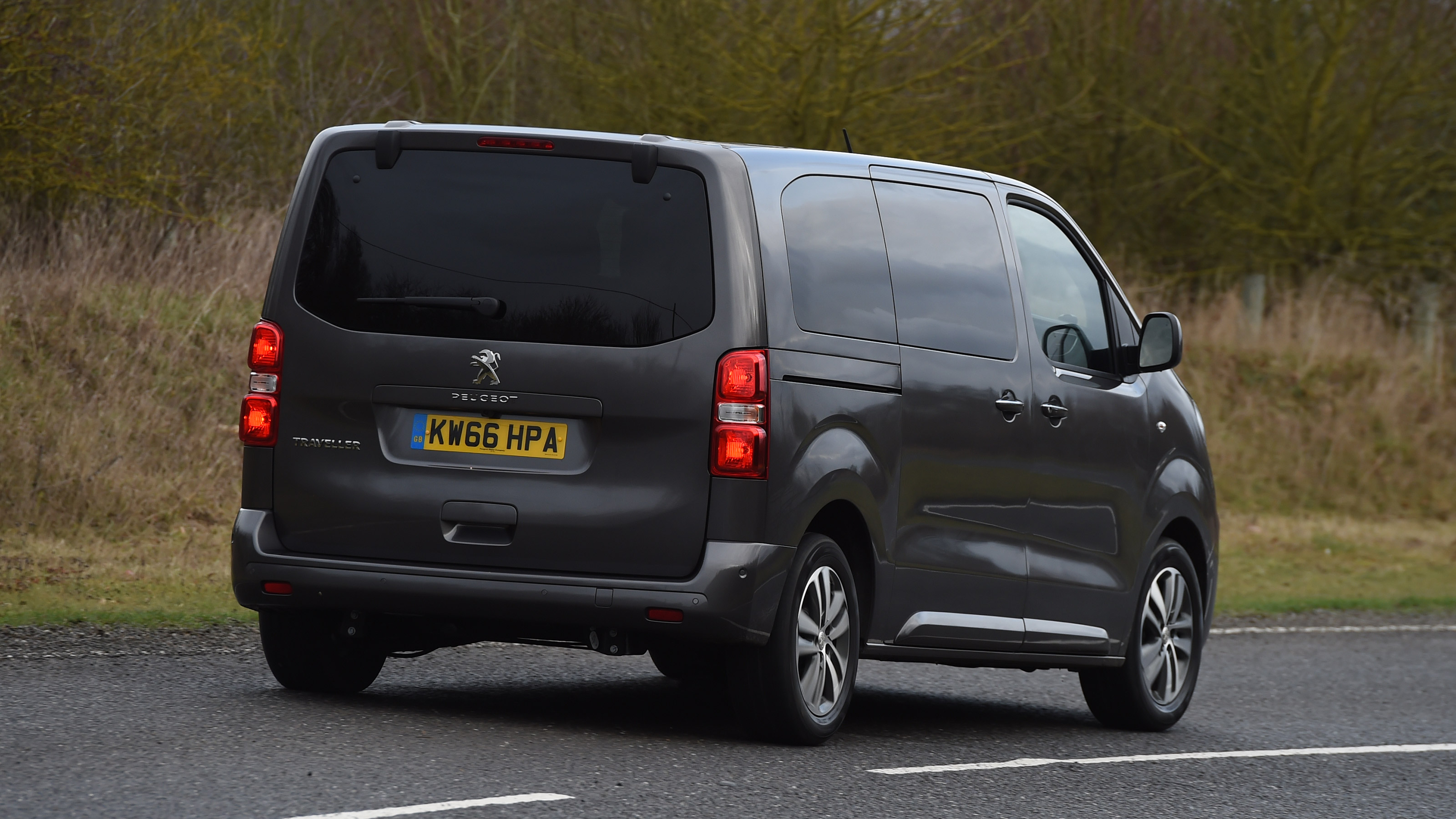 Used Peugeot Traveller - rear cornering