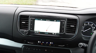 Used Peugeot Traveller - infotainment