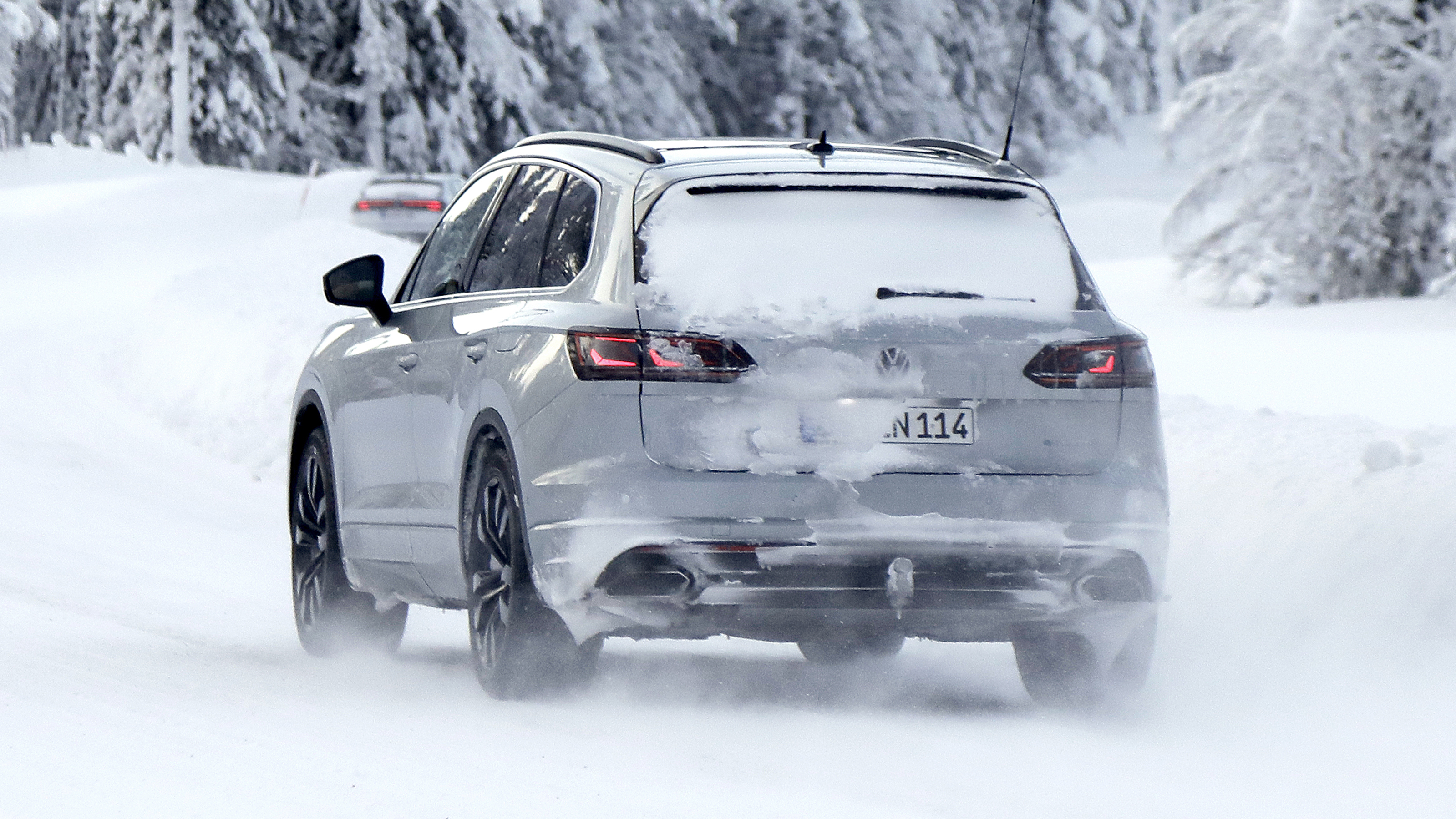 Volkswagen Touraeg facelift (winter testing) - rear