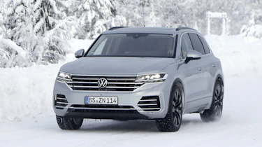 Volkswagen Touraeg facelift (winter testing) - front