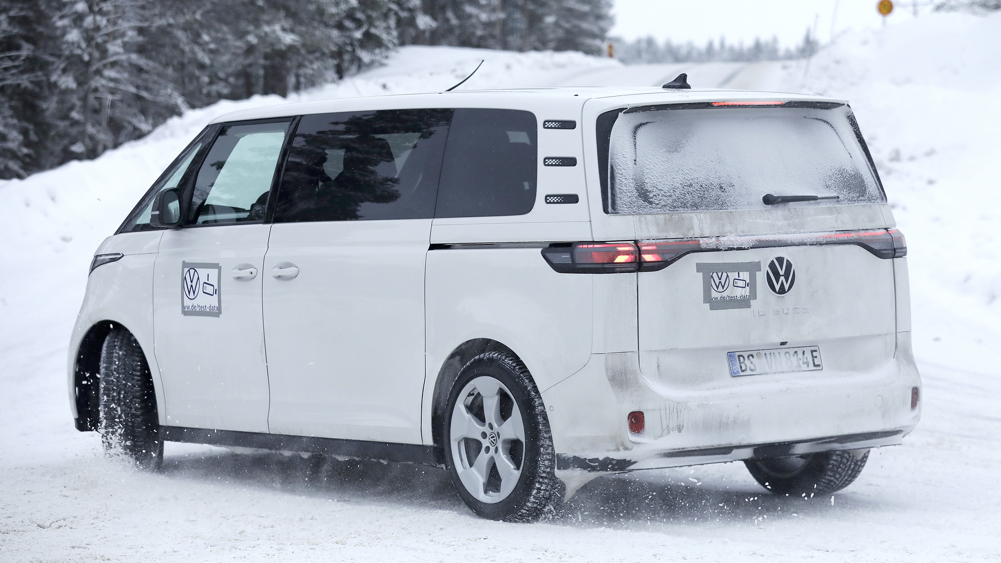 VW ID.Buzz LWB - rear