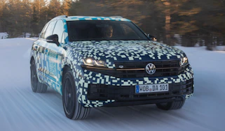 Volkswagen Touareg camouflaged - front