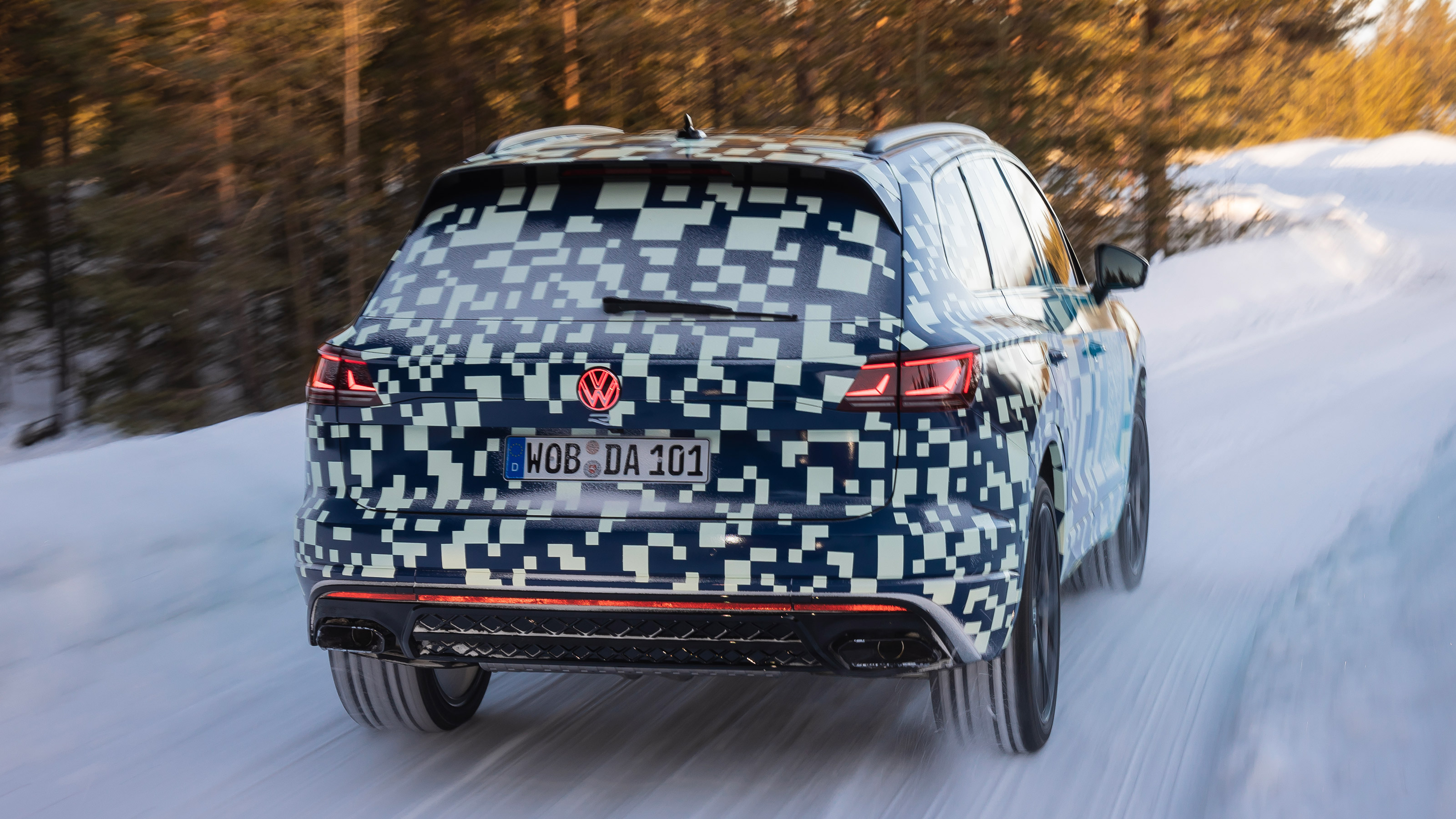 Volkswagen Touareg camouflaged - rear