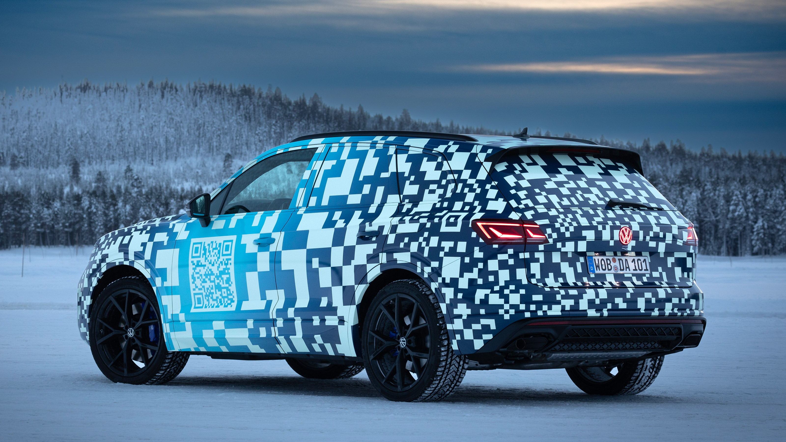 Volkswagen Touareg camouflaged - rear static