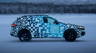 Volkswagen Touareg camouflaged - side