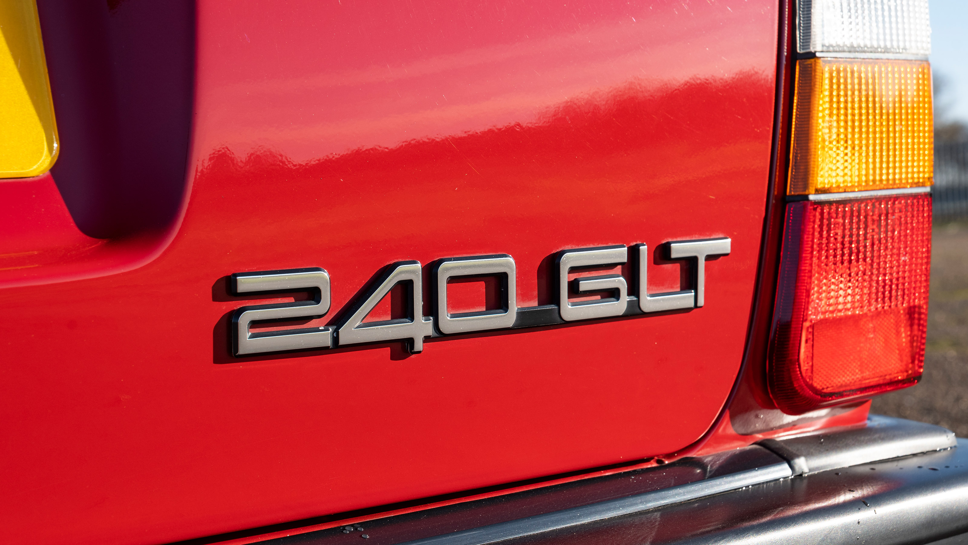 Volvo 240 - rear badge