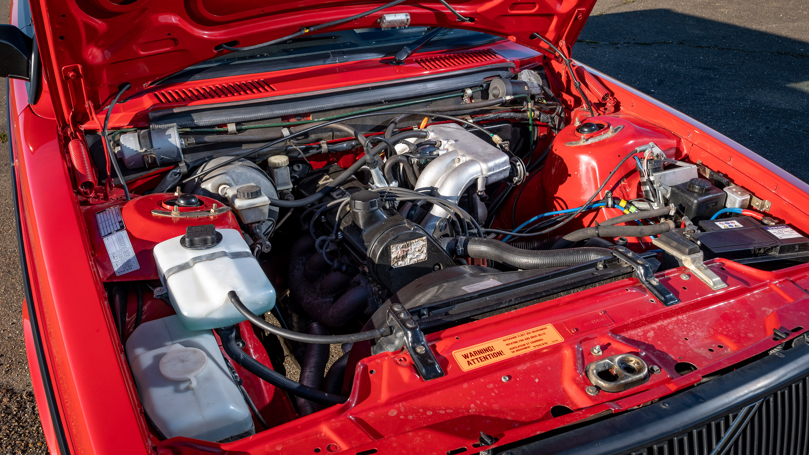 Volvo 240 - engine