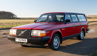 Volvo 240 - front