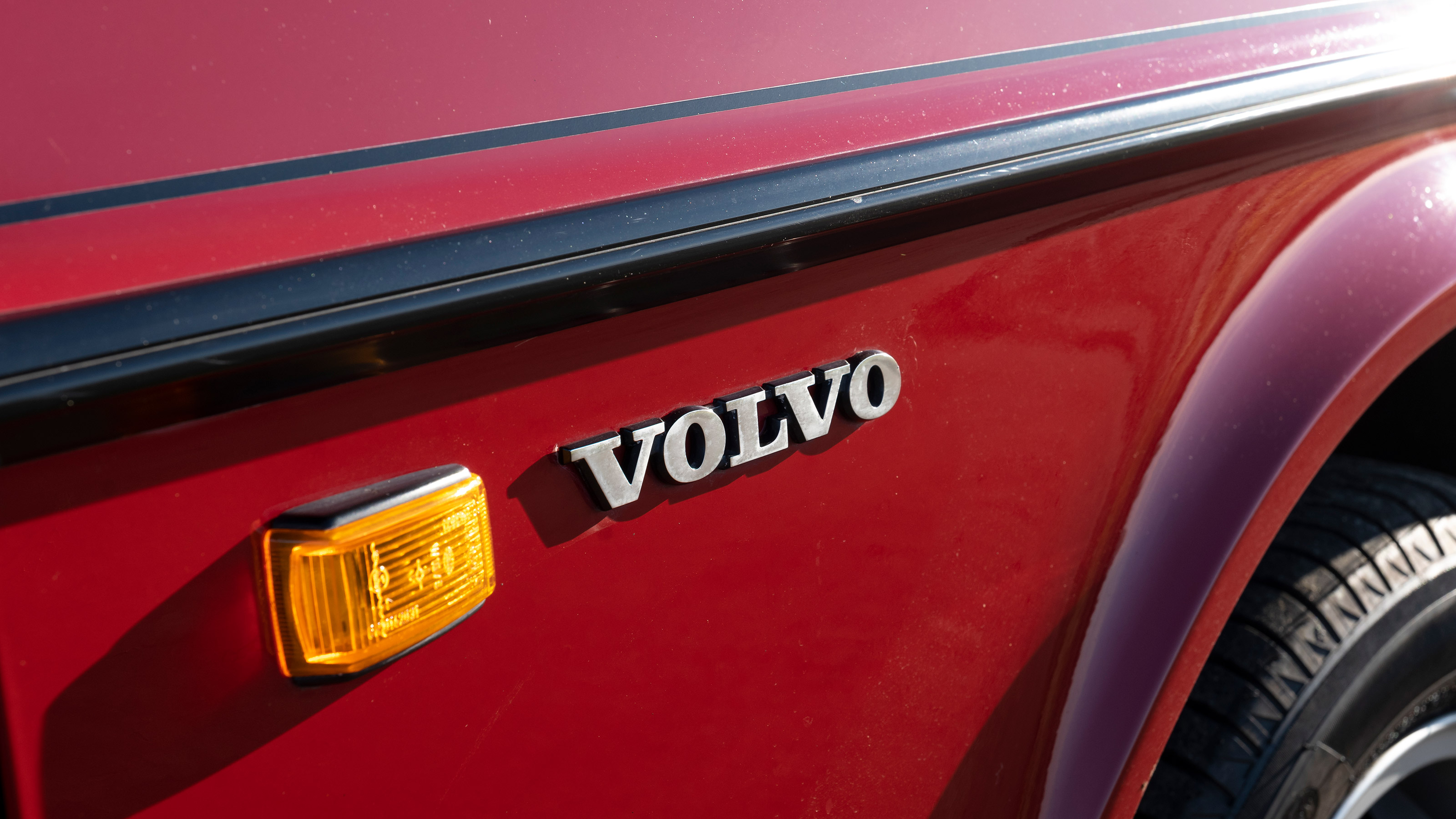 Volvo 240 - side detail