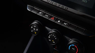 Dacia Duster - interior buttons