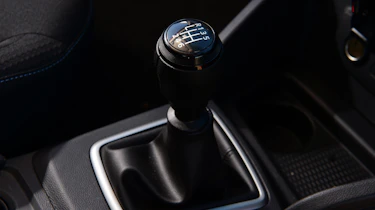Dacia Duster - gearstick