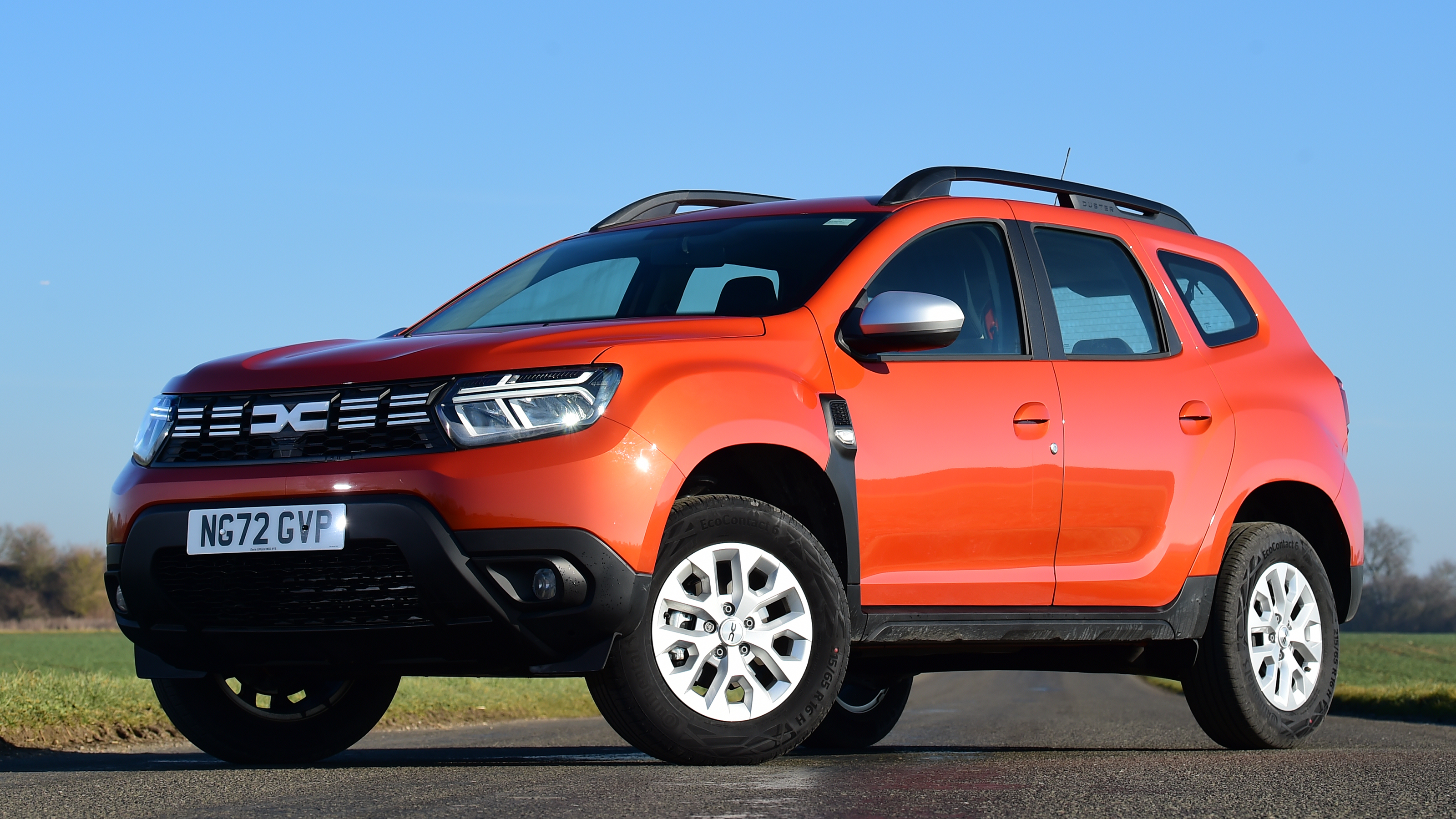 Dacia Duster - front static