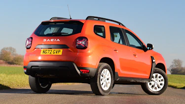 Dacia Duster - rear tracking