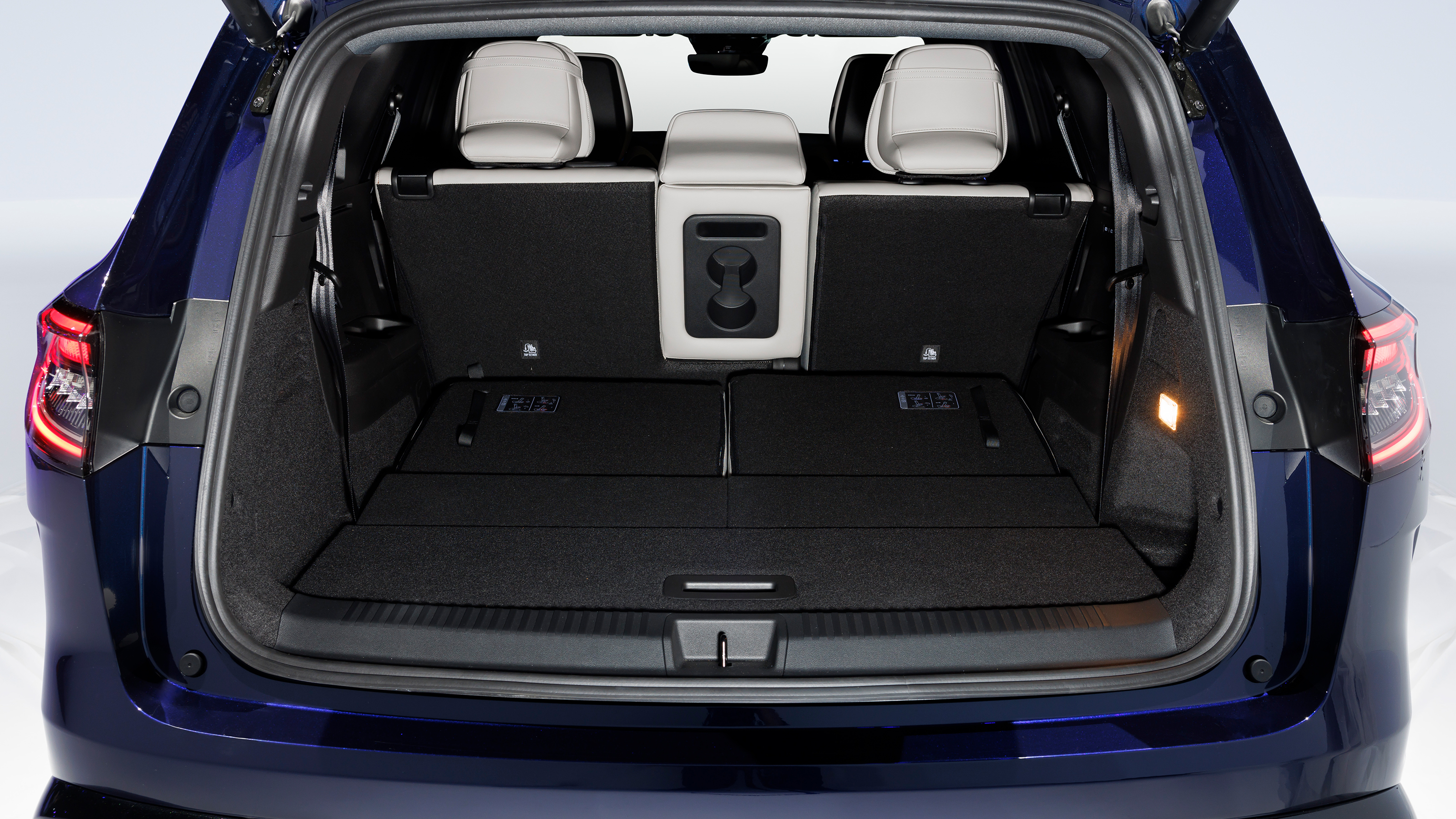 Renault Espace SUV - boot (rear seats folded)