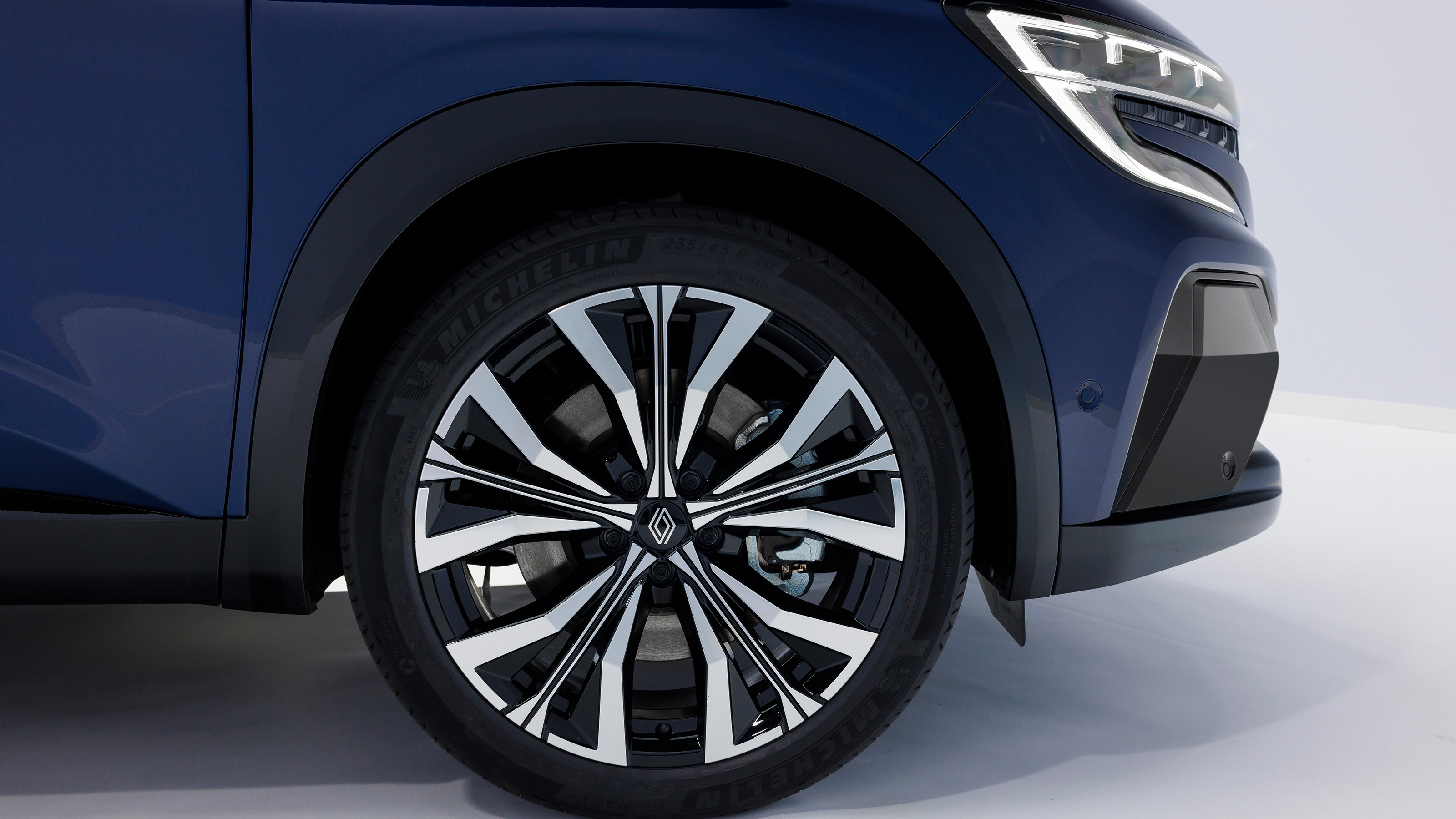 Renault Espace SUV - front offside wheel