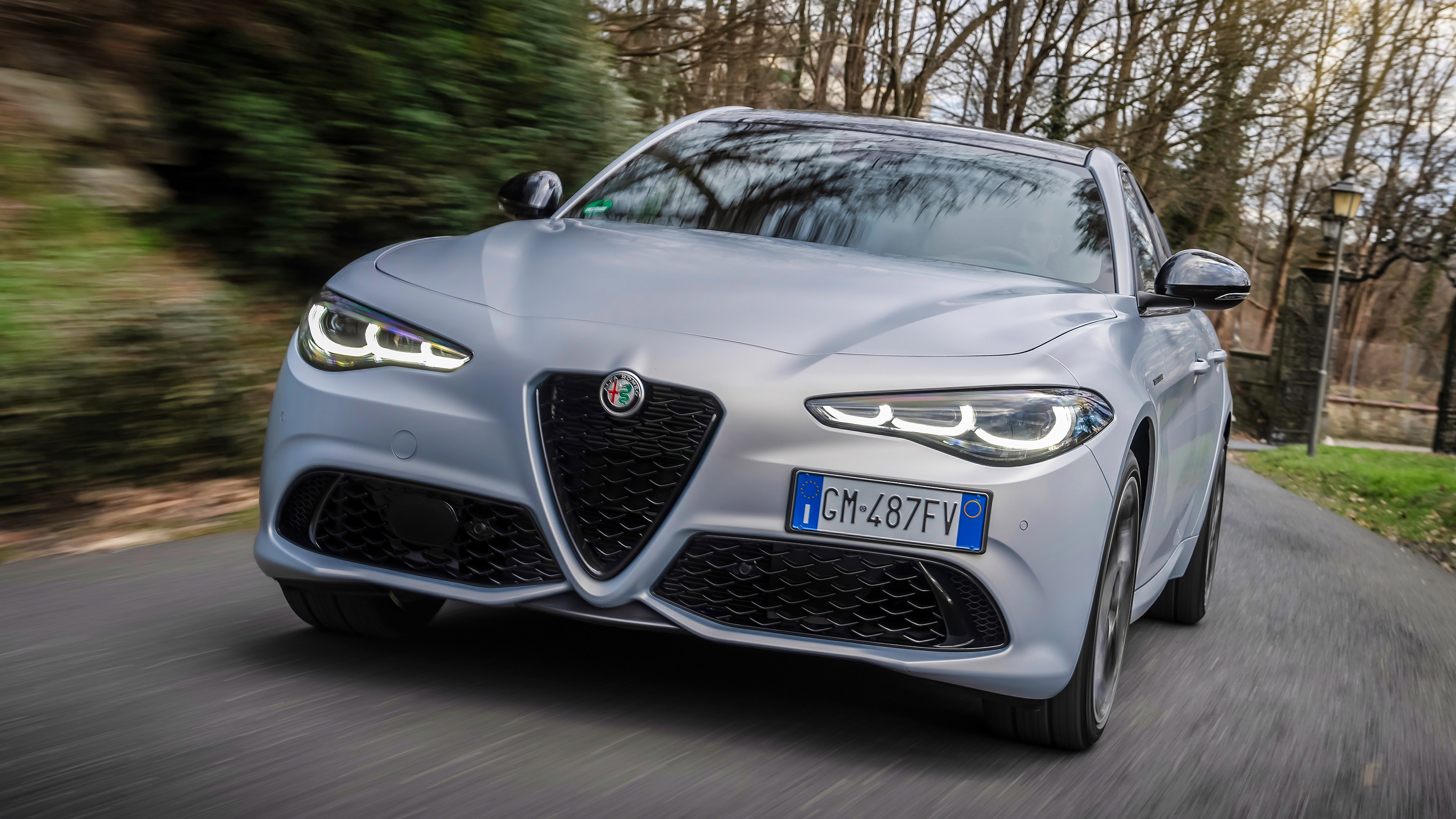 Alfa Romeo Giulia - front tracking